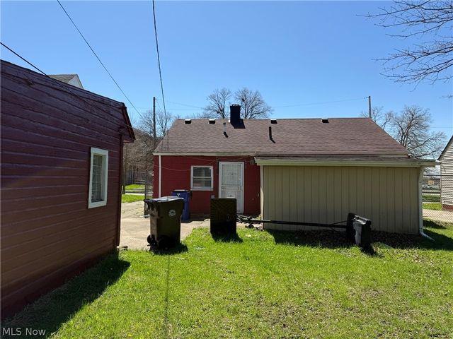 15615 Lotus Drive, Cleveland, OH 44128