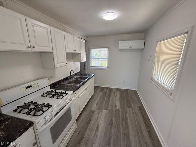 15615 Lotus Drive, Cleveland, OH 44128