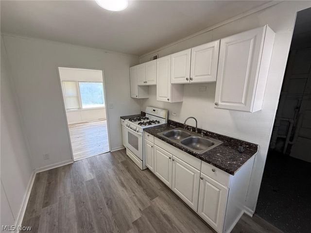 15615 Lotus Drive, Cleveland, OH 44128