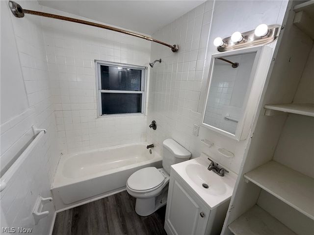 15615 Lotus Drive, Cleveland, OH 44128