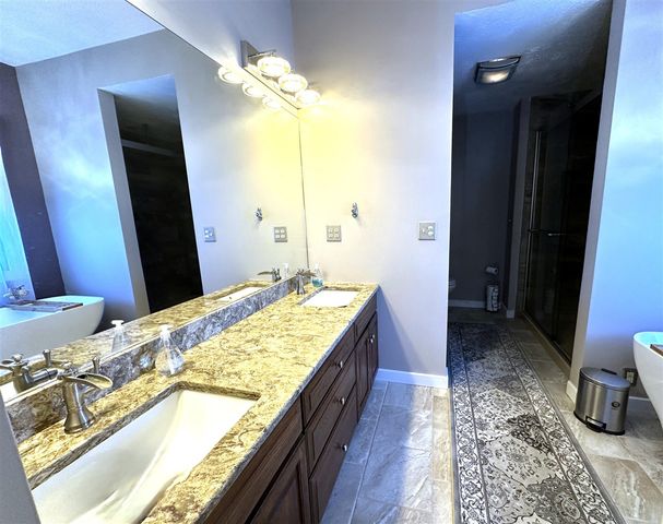 5682 Topanga Drive, Coloma, MI 49038