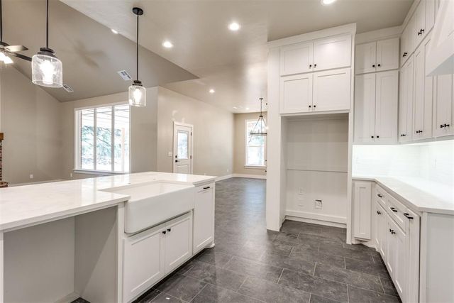 3146 N Henney Road, Choctaw, OK 73020