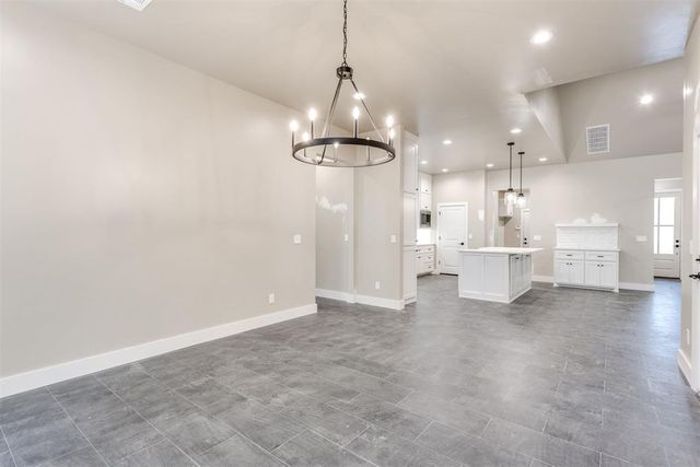 3146 N Henney Road, Choctaw, OK 73020