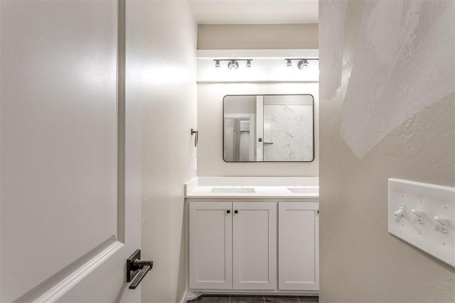 3146 N Henney Road, Choctaw, OK 73020