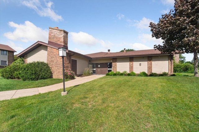 9002 W Lisbon AVENUE #210, Milwaukee, WI 53222