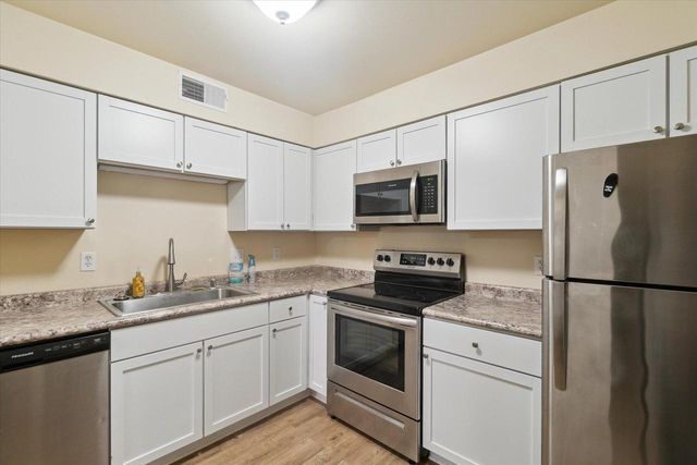 9002 W Lisbon AVENUE #210, Milwaukee, WI 53222