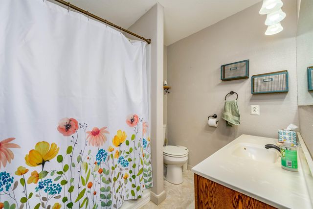 1277 N Osage Rd, Mulvane, KS 67110