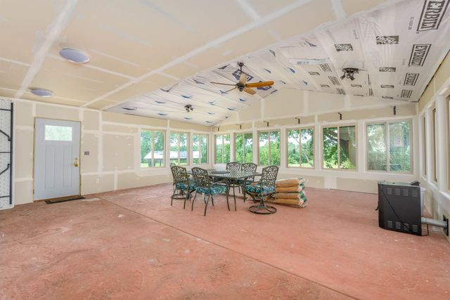 1277 N Osage Rd, Mulvane, KS 67110