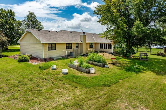 1277 N Osage Rd, Mulvane, KS 67110