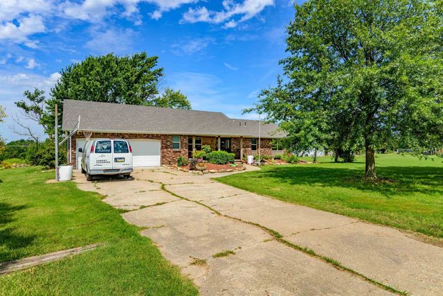 1277 N Osage Rd, Mulvane, KS 67110