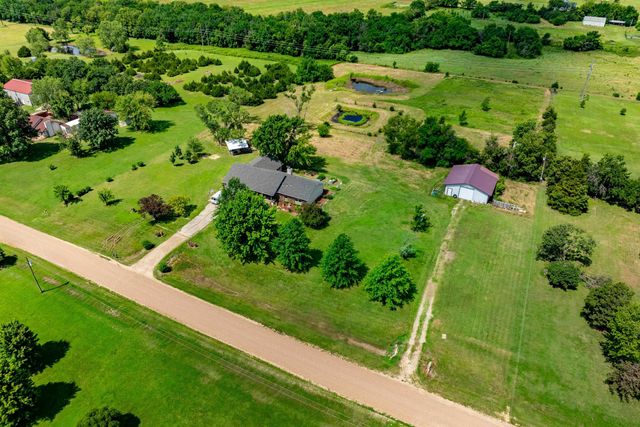 1277 N Osage Rd, Mulvane, KS 67110