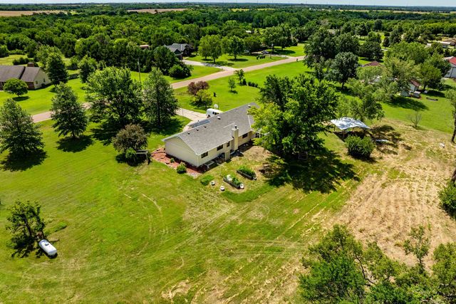 1277 N Osage Rd, Mulvane, KS 67110