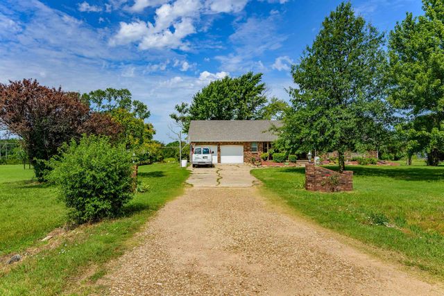 1277 N Osage Rd, Mulvane, KS 67110