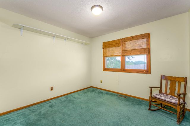 1277 N Osage Rd, Mulvane, KS 67110