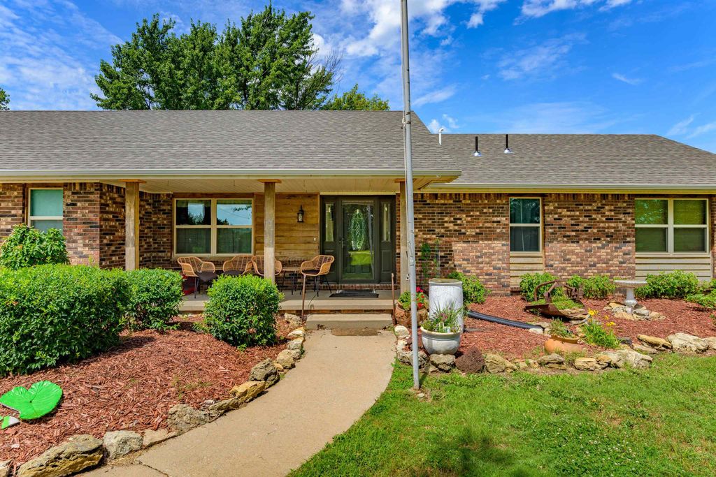 1277 N Osage Rd, Mulvane, KS 67110