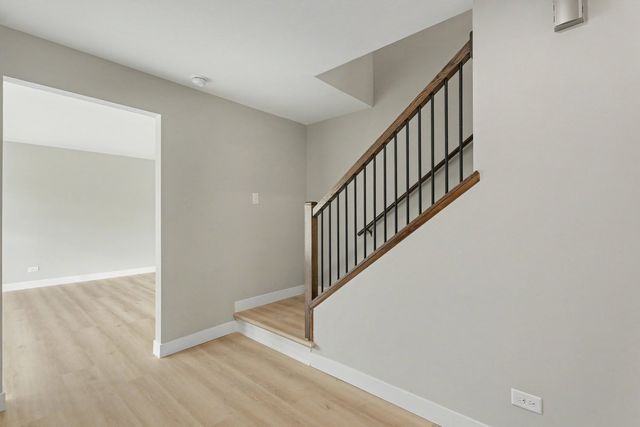 1504 Pfingsten Road, Glenview, IL 60025
