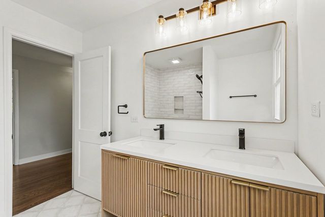 1504 Pfingsten Road, Glenview, IL 60025
