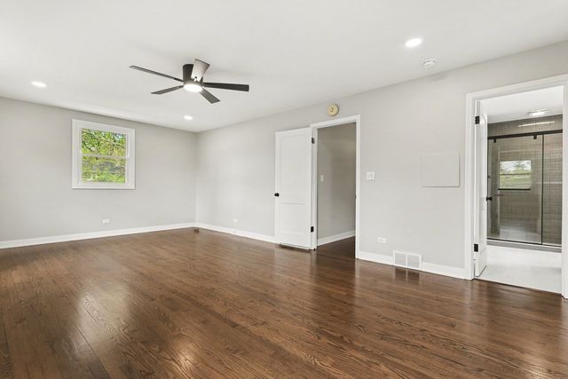 1504 Pfingsten Road, Glenview, IL 60025
