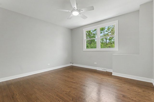 1504 Pfingsten Road, Glenview, IL 60025