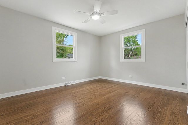 1504 Pfingsten Road, Glenview, IL 60025