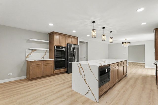 1504 Pfingsten Road, Glenview, IL 60025