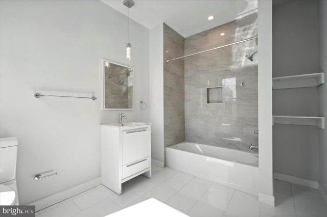 647 N 33RD ST, Philadelphia, PA 19104