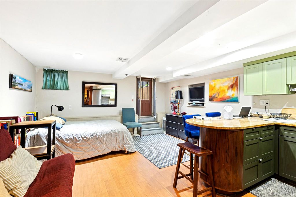 246 West 132nd Street - TH, New York (manhattan), NY 10027 — photo 5