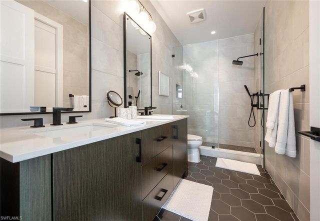 850 Central AVE 311, Naples, FL 34102