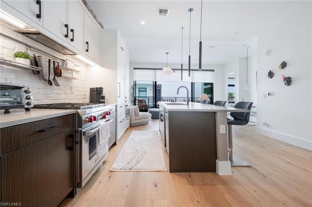 850 Central AVE 311, Naples, FL 34102
