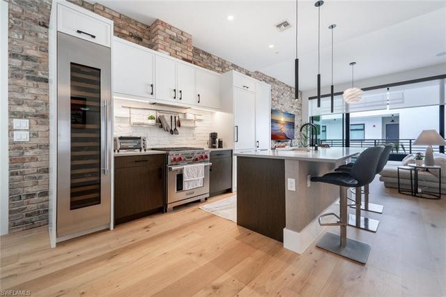 850 Central AVE 311, Naples, FL 34102