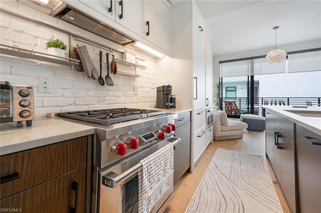 850 Central AVE 311, Naples, FL 34102