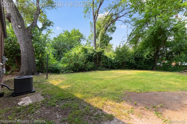 19937 Stansbury Street, Detroit, MI 48235
