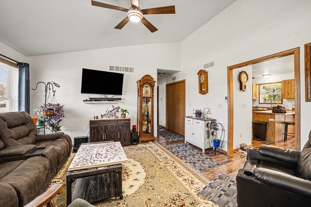 405 E Jefferson Street, Coleman, MI 48618