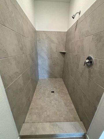 516 Robin Street, Angleton, TX 77515