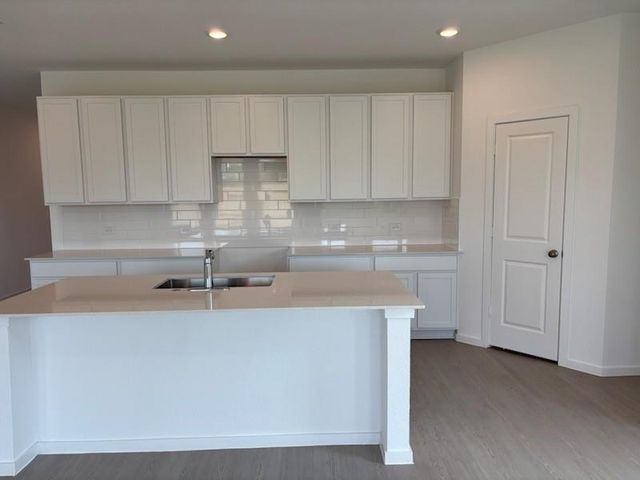 516 Robin Street, Angleton, TX 77515