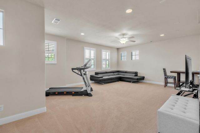 1639 Redmond Dr, Rocklin, CA 95765