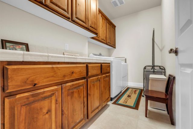 1639 Redmond Dr, Rocklin, CA 95765