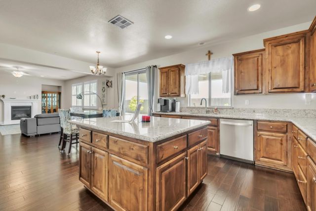 1639 Redmond Dr, Rocklin, CA 95765