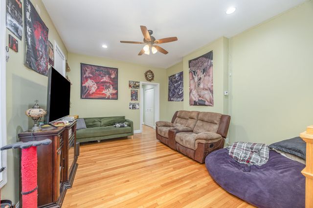 328 W 6th Street, Covington, KY 41011