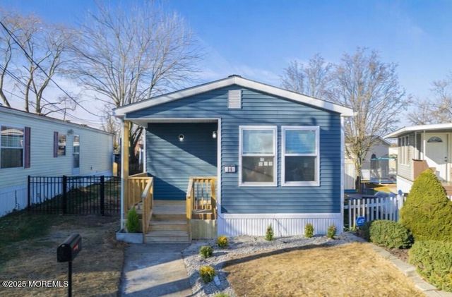 66 Bayshore Mobile Mnr, Hazlet, NJ 07734