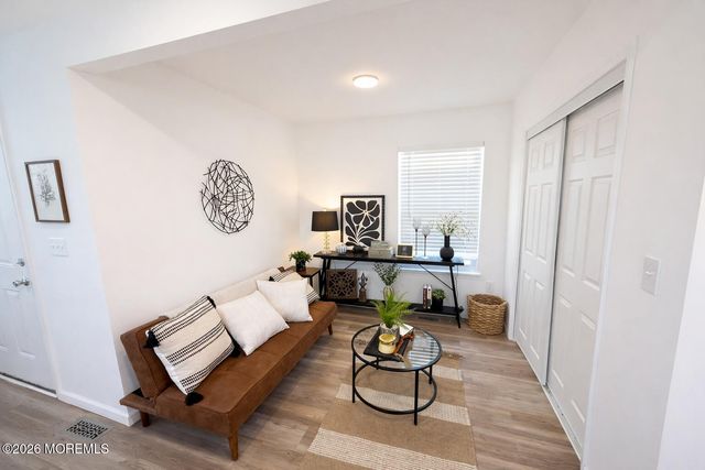 66 Bayshore Mobile Mnr, Hazlet, NJ 07734