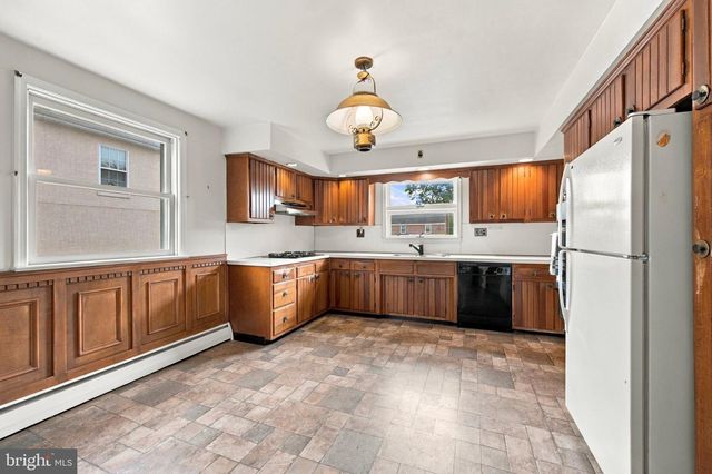 1411 DORCHESTER RD, Havertown, PA 19083