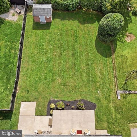 1411 DORCHESTER RD, Havertown, PA 19083