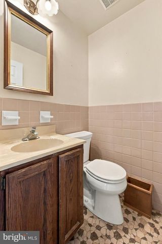 1411 DORCHESTER RD, Havertown, PA 19083