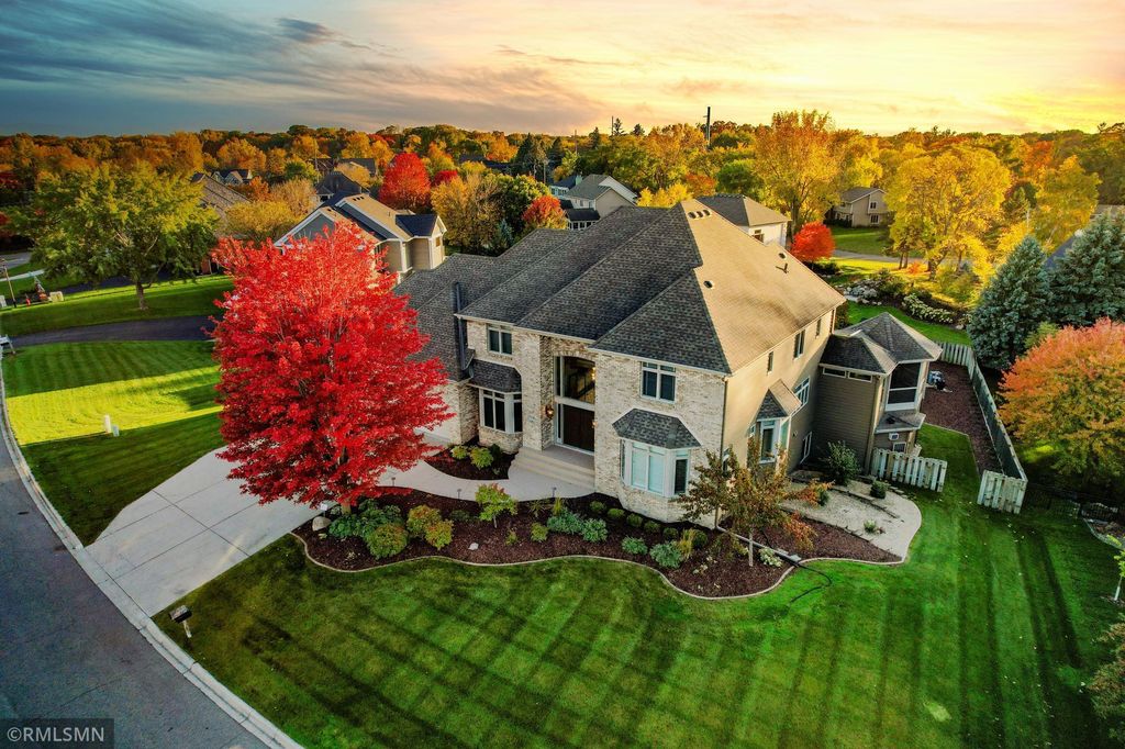 6102 Creek Ridge Court, Minnetonka, MN 55345