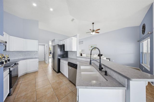 1116 PARKER CANAL COURT, Oviedo, FL 32765