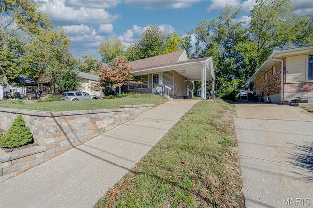 312 Saint Louis Avenue, Ferguson, MO 63135