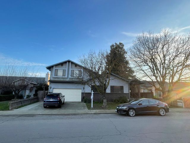 1016 Lombardy Drive, Modesto, CA 95351