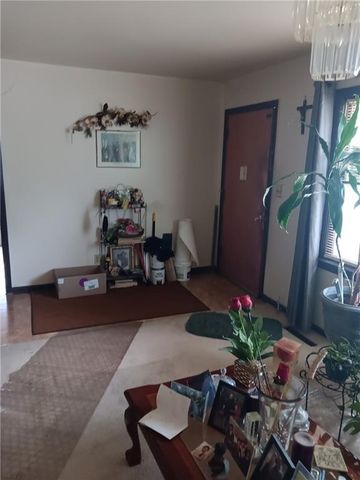 9813 Bennington Avenue, Kansas City, MO 64134