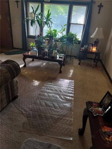 9813 Bennington Avenue, Kansas City, MO 64134